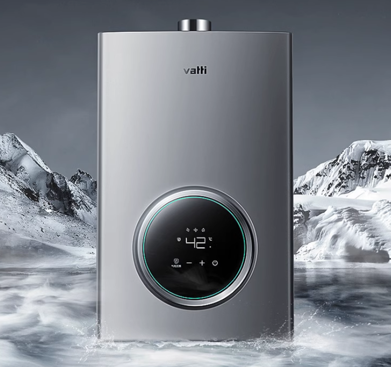 燃?xì)鉄崴髌放贫ㄎ话咐治? /> 
</p>
<p>
	 
</p>
<p>
	一、華帝的品牌背景與行業(yè)地位
</p>
<p>
	 
</p>
<p>
	華帝集團(tuán)成立于1992年，是中國(guó)燃?xì)饩咝袠I(yè)的知名企業(yè)，以“好火好生活”為品牌理念，致力于為消費(fèi)者提供高品質(zhì)的燃?xì)饩弋a(chǎn)品。華帝的燃?xì)鉄崴鳟a(chǎn)品以安全、節(jié)能、智能化為特點(diǎn)，深受消費(fèi)者喜愛(ài)。例如，其熱水器產(chǎn)品在國(guó)內(nèi)市場(chǎng)占有率逐年提升，并成功進(jìn)入東南亞、非洲等國(guó)際市場(chǎng)。
</p>
<p>
	 
</p>
<p>
	二、行業(yè)背景：燃?xì)鉄崴魇袌?chǎng)的增速趨勢(shì)與競(jìng)爭(zhēng)格局
</p>
<p>
	 
</p>
<p>
	根據(jù)奧維云網(wǎng)的數(shù)據(jù)，2024年中國(guó)燃?xì)鉄崴魇袌?chǎng)規(guī)模達(dá)到296億元，同比增長(zhǎng)8.8%，零售量達(dá)到1343萬(wàn)臺(tái)，同比增長(zhǎng)8.7%。這一增長(zhǎng)得益于國(guó)家對(duì)燃?xì)饩咝袠I(yè)的政策支持以及消費(fèi)者對(duì)智能化、節(jié)能化產(chǎn)品的需求。與此同時(shí)，燃?xì)鉄崴魇袌?chǎng)競(jìng)爭(zhēng)激烈，品牌需要在技術(shù)創(chuàng)新、產(chǎn)品差異化和營(yíng)銷策略上持續(xù)發(fā)力，以贏得消費(fèi)者的青睞。
</p>
<p>
	 
</p>
<p>
	三、品牌背景：華帝燃?xì)鉄崴鞯囊?guī)模與定位
</p>
<p>
	 
</p>
<p>
	華帝燃?xì)鉄崴饕灾懈叨耸袌?chǎng)為主，注重產(chǎn)品的安全性和智能化。其產(chǎn)品線涵蓋從傳統(tǒng)燃?xì)鉄崴鞯搅憷渌細(xì)鉄崴?、智能恒溫?zé)崴鞯榷鄠€(gè)品類，滿足不同消費(fèi)者的需求。例如，其零冷水燃?xì)鉄崴鲬{借即開即熱的特性，成為市場(chǎng)熱銷產(chǎn)品。
</p>
<p>
	 
</p>
<p>
	四、品牌理念
</p>
<p>
	 
</p>
<p>
	華帝始終堅(jiān)持“科技讓生活更美好”的品牌理念，通過(guò)技術(shù)創(chuàng)新提升產(chǎn)品性能，同時(shí)注重環(huán)保和節(jié)能。這一理念不僅體現(xiàn)在產(chǎn)品設(shè)計(jì)中，也貫穿于品牌的營(yíng)銷活動(dòng)中，幫助華帝在消費(fèi)者心中樹立了高端、科技的品牌形象。
</p>
<p>
	<br />
</p>
<p align=